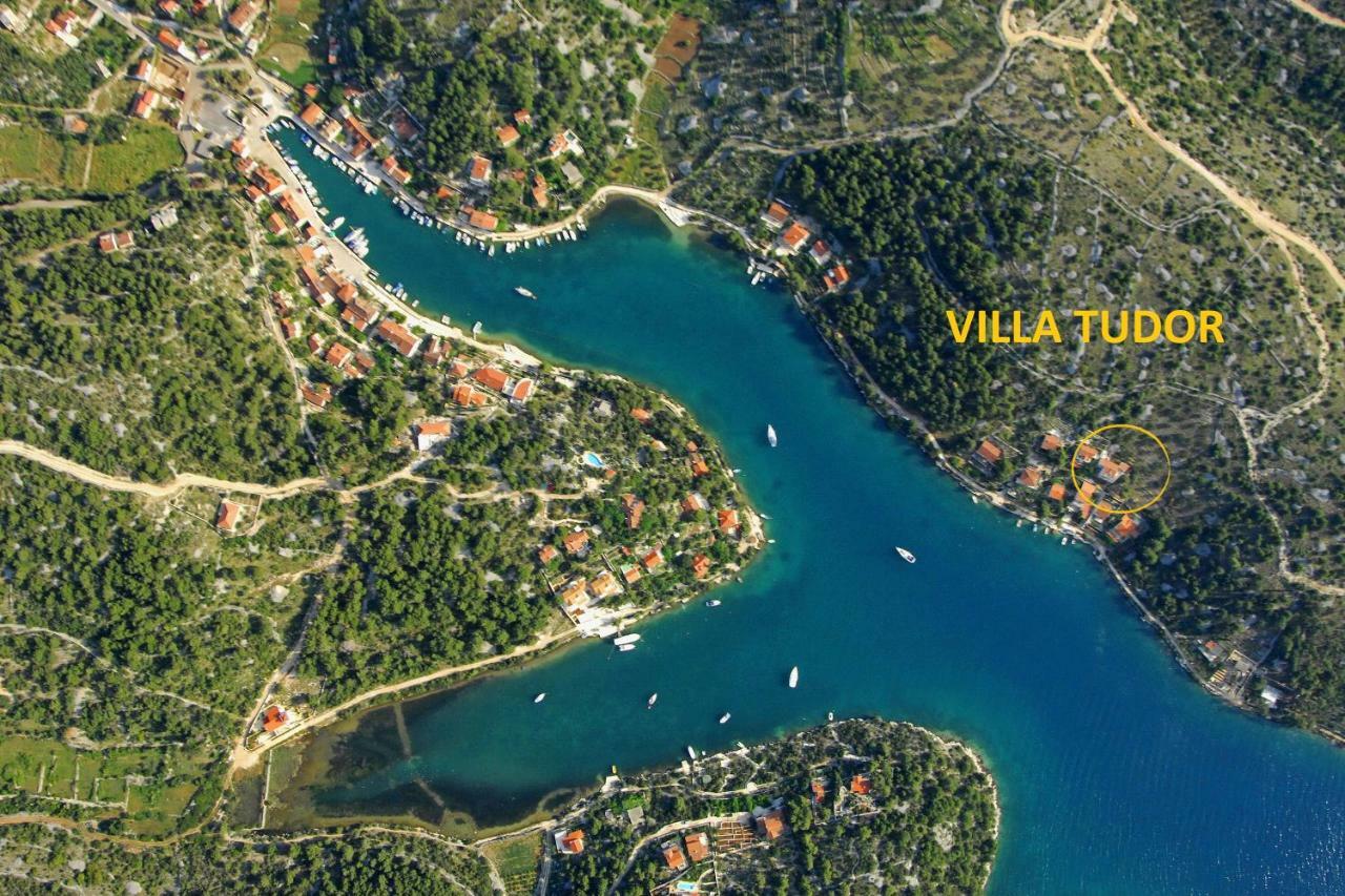 Vila Tudor Bobovisca Exterior photo